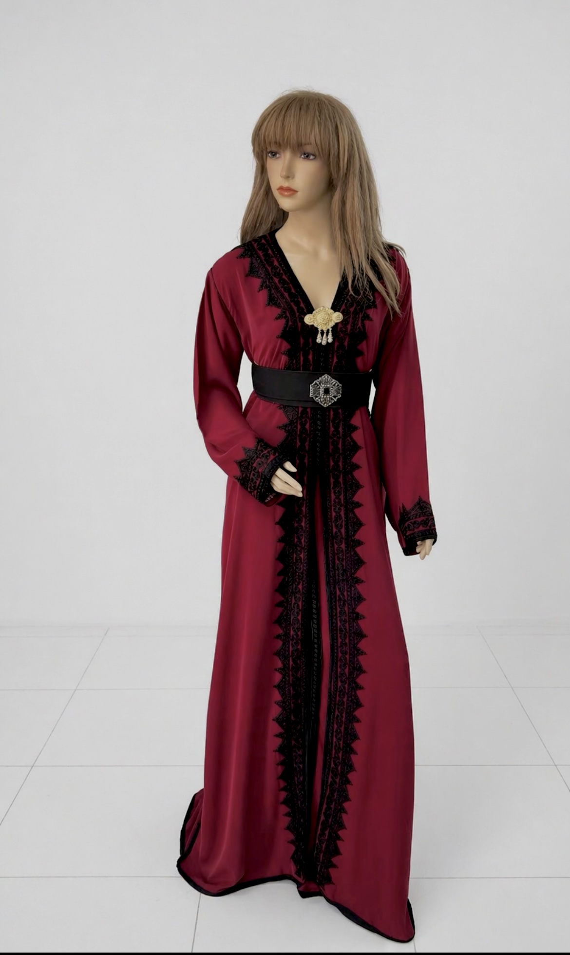 تكشيطة فخمة بتفاصيل مطروزة - image 5